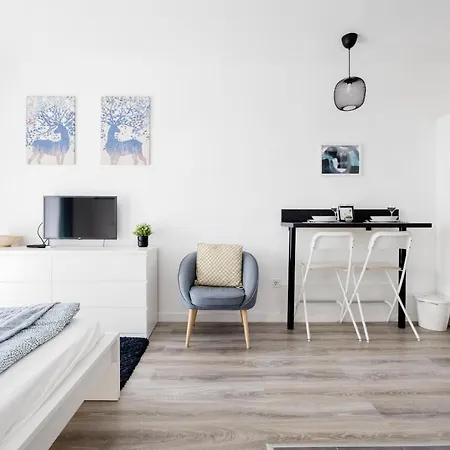 Modern Riverside With Free Parking Daire