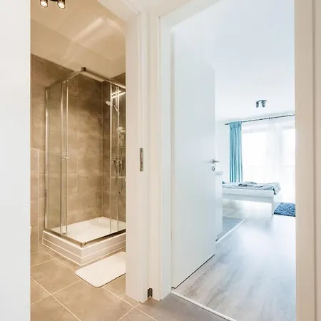 Modern Riverside With Free Parking *