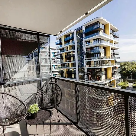 Modern Riverside With Free Parking Apartment
