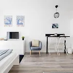 Modern Riverside With Free Parking Apartament