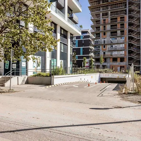 Modern Riverside With Free Parking *