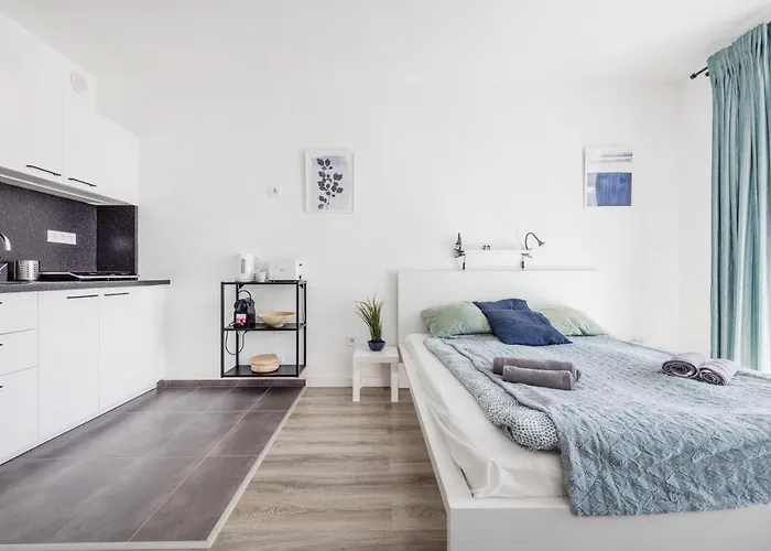 Modern Riverside With Free Parking Apartment